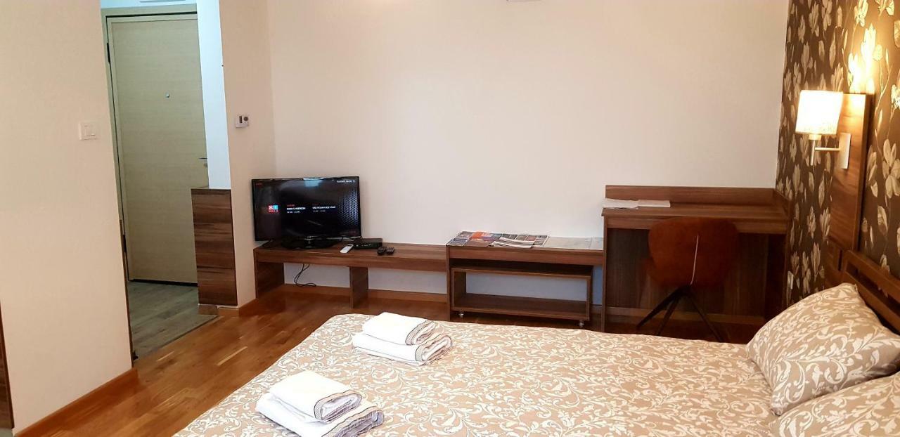 Uki-Modern Apartment With Parking Újvidék Kültér fotó